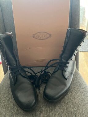 Tod's Black Pebbled Leather Lace-Up Ankle Boots